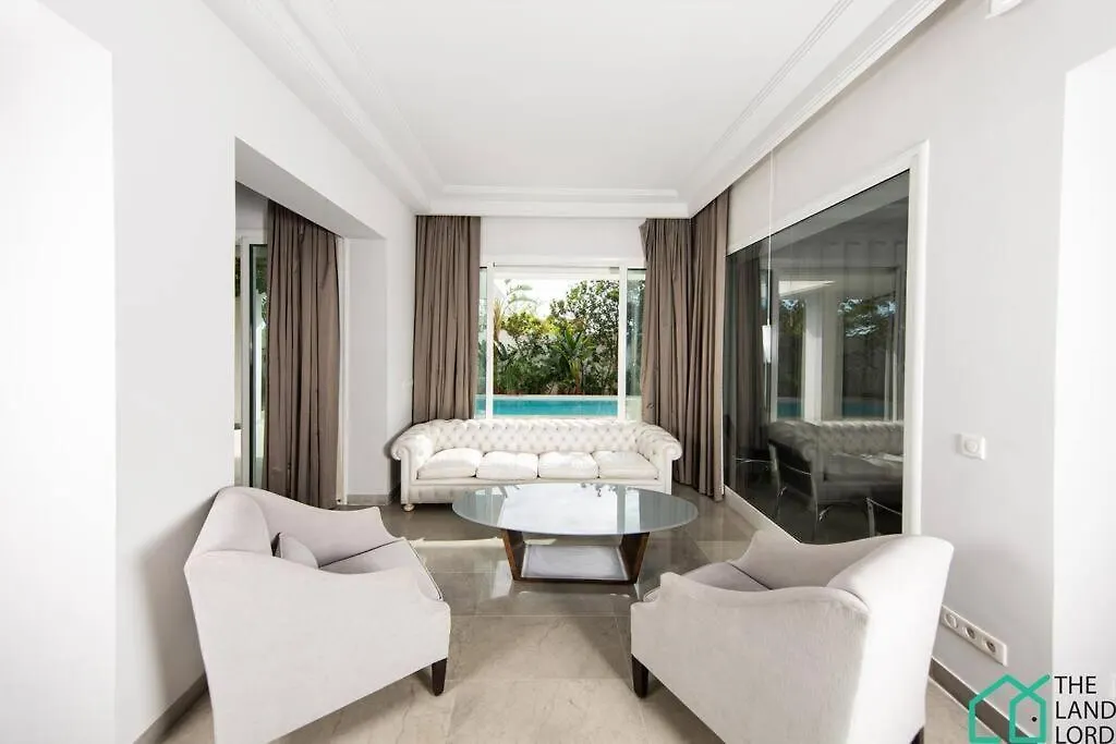 Villa Cassel: Villa Avec Piscine Et Vue Sur Le Lac Tunis
