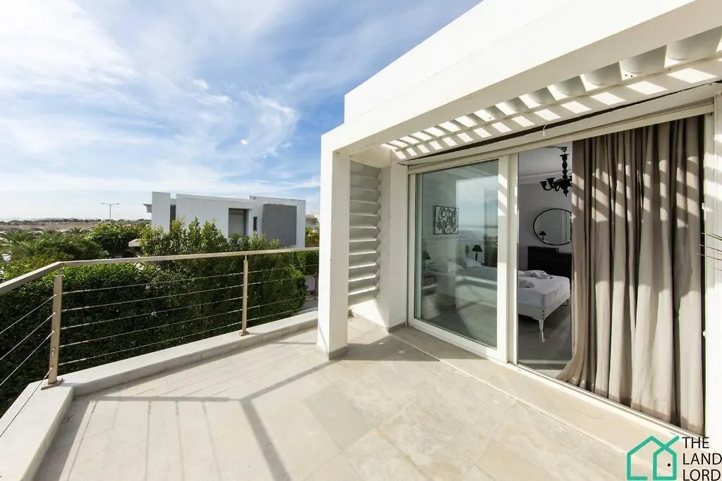 Villa Cassel: Villa Avec Piscine Et Vue Sur Le Lac Tunis