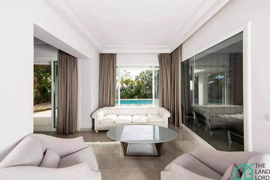 Villa Cassel: Villa Avec Piscine Et Vue Sur Le Lac Tunis Tunisia